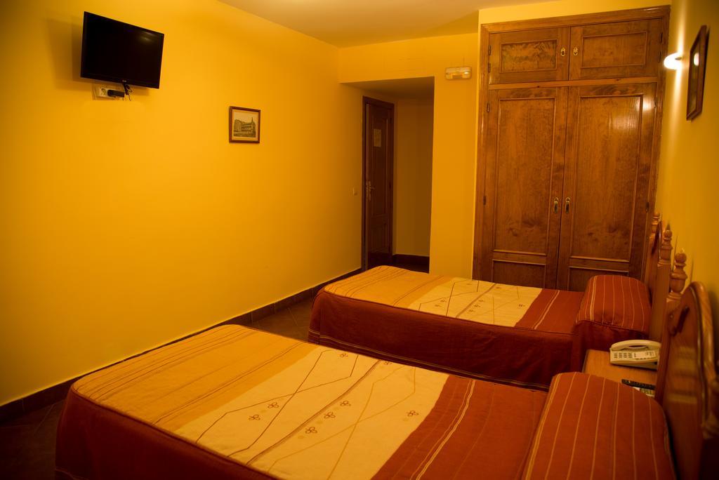 טרוחיו Hostal Hueso מראה חיצוני תמונה