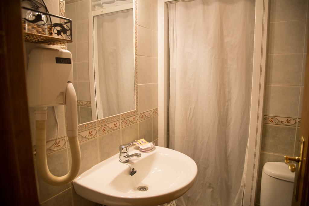 טרוחיו Hostal Hueso מראה חיצוני תמונה