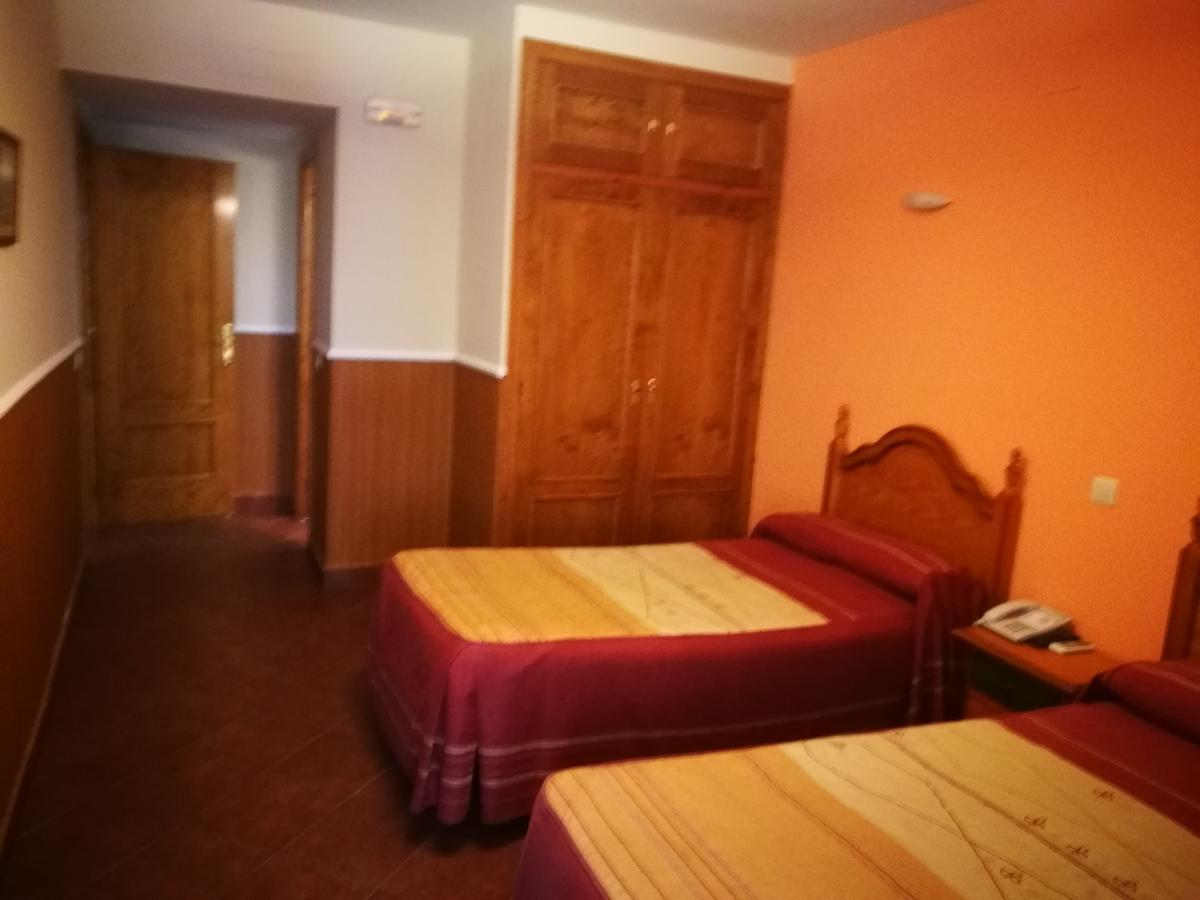 טרוחיו Hostal Hueso מראה חיצוני תמונה