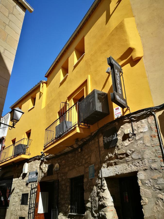 טרוחיו Hostal Hueso מראה חיצוני תמונה