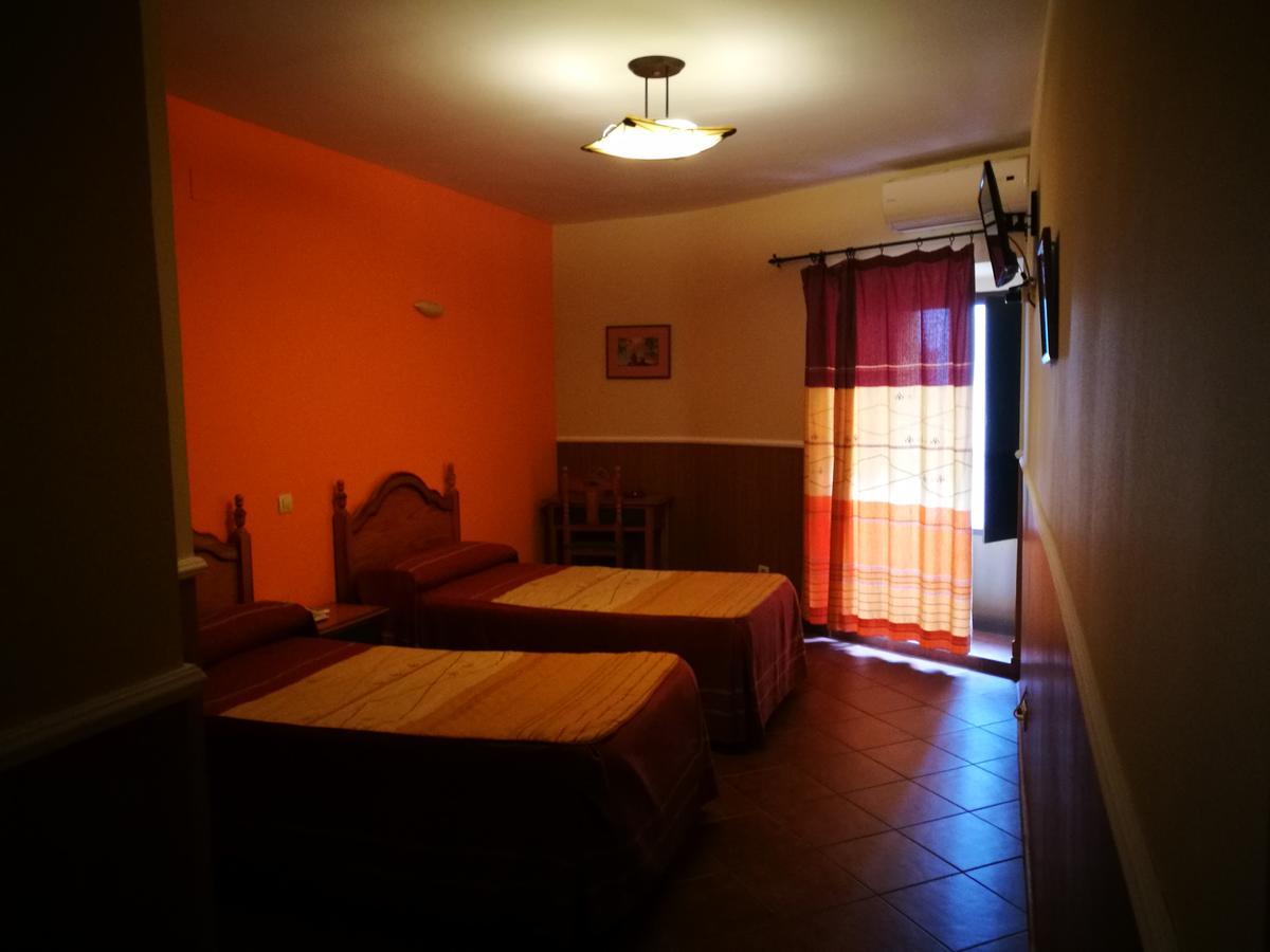 טרוחיו Hostal Hueso מראה חיצוני תמונה