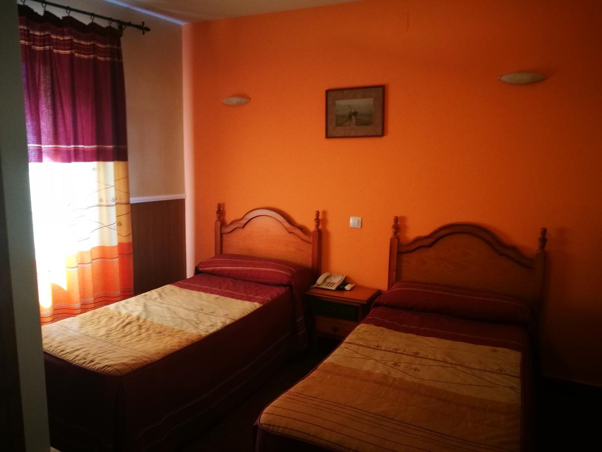 טרוחיו Hostal Hueso מראה חיצוני תמונה