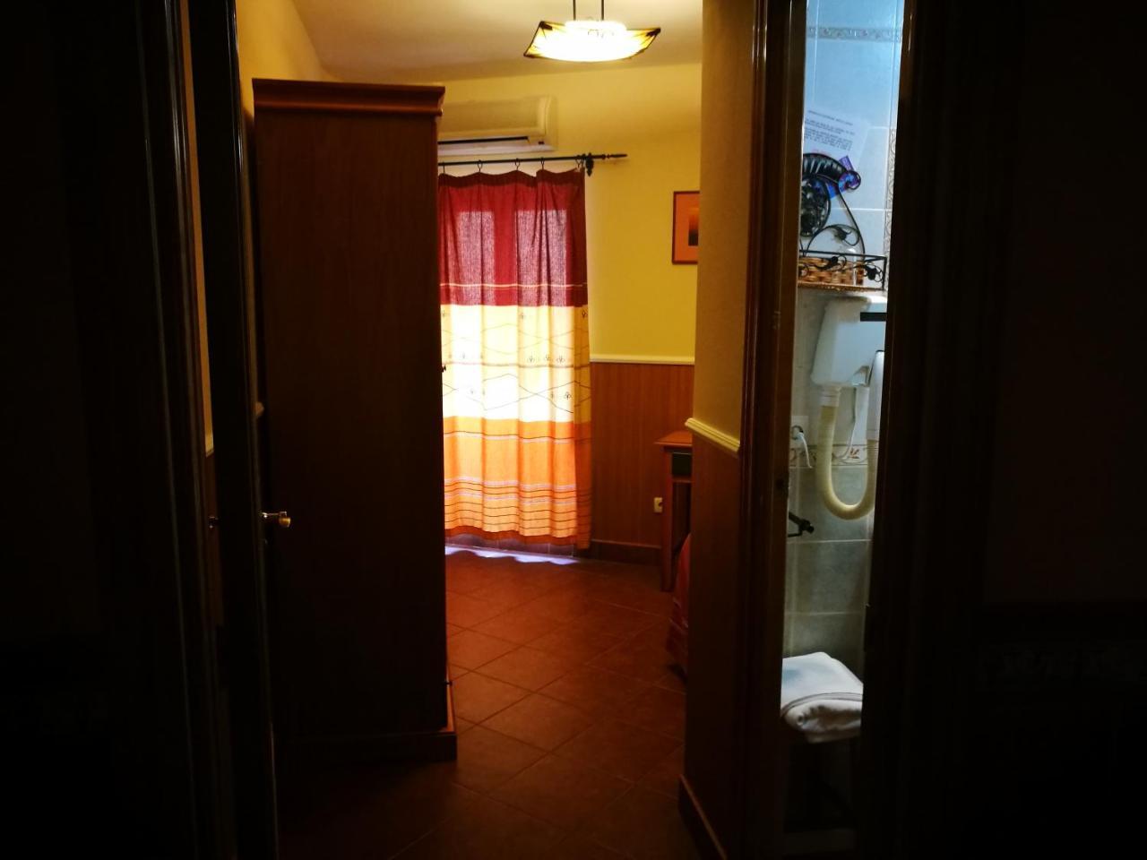 טרוחיו Hostal Hueso מראה חיצוני תמונה
